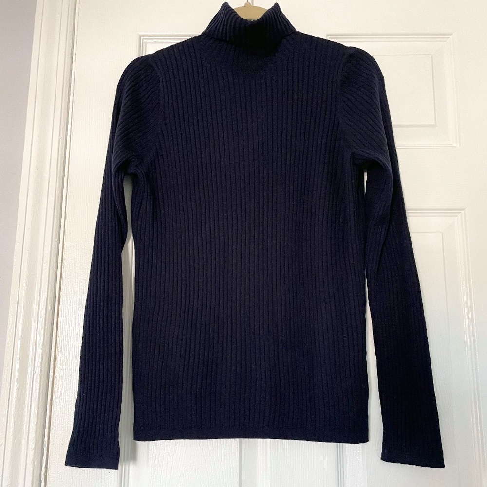 VINCE TURTLENECK RIBBED SWEATER. SIZE:L